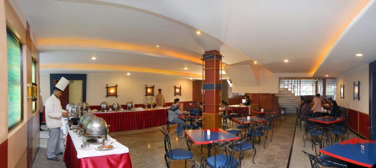 Hotel Arif Castle, 나이니탈 외부 사진
